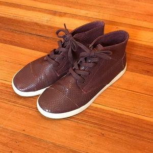 Leather snake skin TOMS high tops